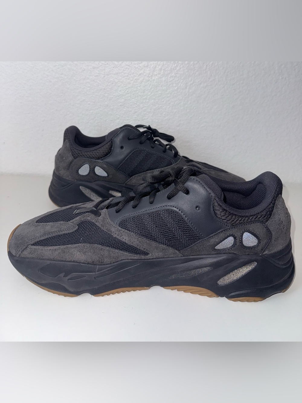 Adidas Yeezy Boost 700 Utility Black 2019 FV5304 - Picture 4 of 11
